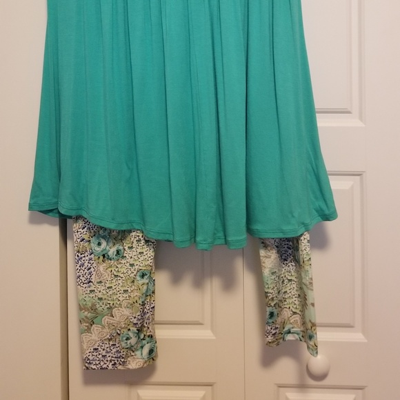 Outfit - Picture 2 of 3